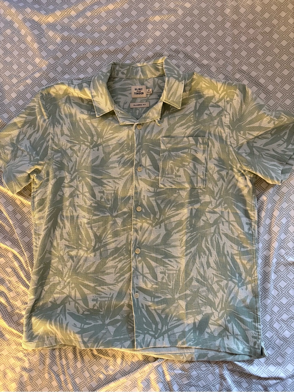 Flint and Tinder Open Weave Camp Collar Shirt Men’s Size Medium NWOT